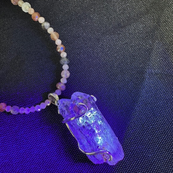 Elegant Custom TMB Pink Petroleum Quartz Double Peak Necklace NIB